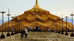 1 death reported at Burning Man while festival attendees remain stuck in the Nevada desert from heavy rains | CNN