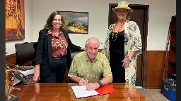 New Hawaiʻi County sustainability office officially established with Roth’s signature | Big Island Now