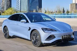 BYD ultrapassa Tesla e é a maior fabricante de carros elétricos do mundo