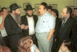 Newspaper magnate and business man, Robert Maxwell, visited the Jewish children from the Chernobyl region who came to Israel last week, The visit to the religious settlement of Kfar Habad was made by Maxwell, as it was his interest and financial help that enabled the children to come to Israel, Maxwell has pledged to continue to help bring as many Jewish children as possible from the area, The money to bring the children to Israel was raised by the Habad organization, There were problems in transporting the children to Israel and Maxwell had put his own personal plane at the disposal of the Habad to assist in the arrival of the first batch of children, Robert Maxwell, 67, has been investing heavily in Israel over the few years | תמונה | nnl_archive_al990040300950205171 | הספרייה הלאומית