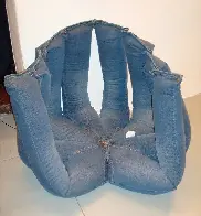 This pant-chair: