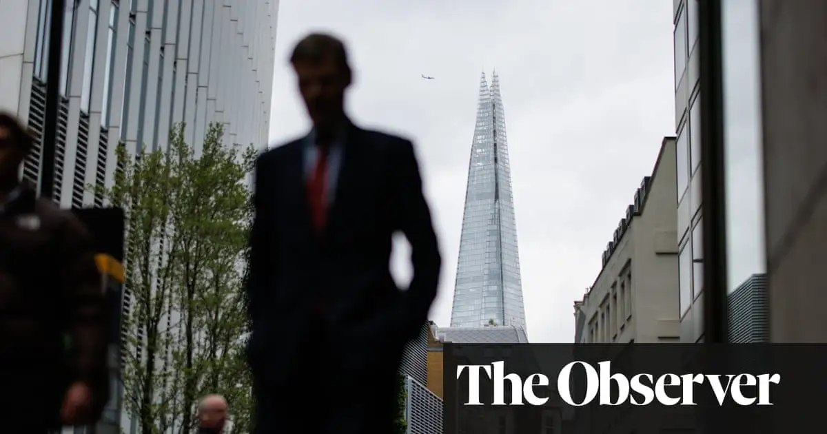 Pay gap between bosses and employees must be reduced, UK workers say