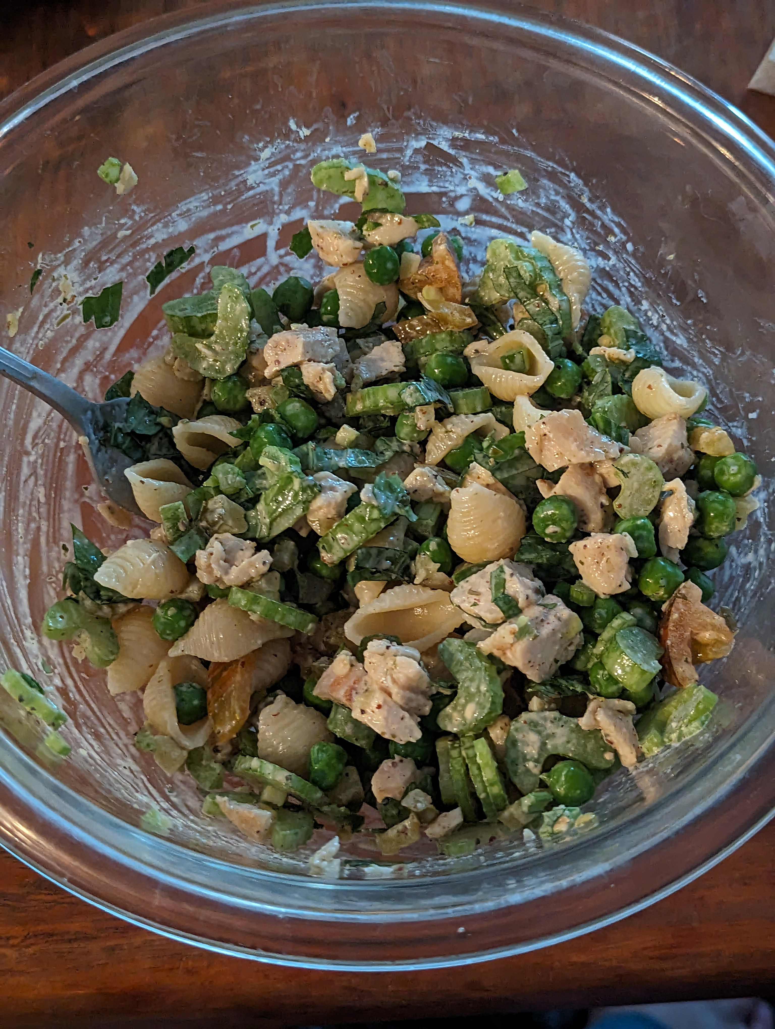 Veggie-heavy chicken pasta salad for 286 calories