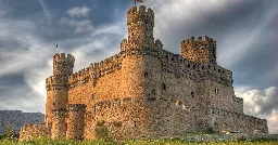 El castillo de Manzanares el Real: así es la fortaleza mejor conservada de Madrid donde se hacen obras de teatro