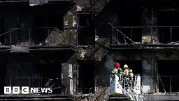 Valencia fire: Ten bodies found as Spanish police search gutted flats