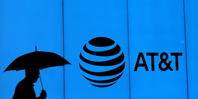 AT&T imposes $10 price hike on most of its older unlimited plans