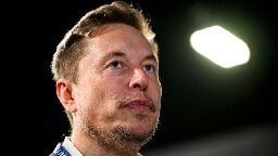 Elon Musk drops lawsuit after OpenAI published his emails | CNN Business