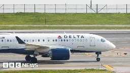 US investigates Delta over plane stuck on tarmac in extreme heat