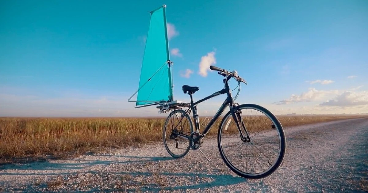 Retractable sail could give bikes a boost of wind power