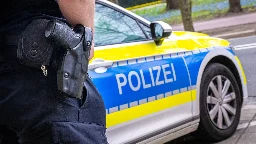 Angriff von Vermummten: Bremer Polizei geht von Linksextremisten aus