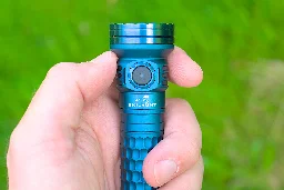 [Review] Skilhunt MiX-7 Gen 2: Nichia 519A, red, green, blue and UV – now with color mixing