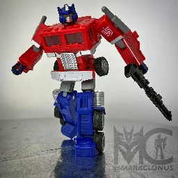 Legacy United Deluxe G1 Optimus Prime