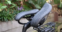 Butt-friendly bike seat moves with your legs