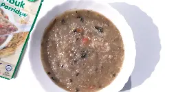 Moreh tarawih Ramadan ke-12 dengan bubur lambuk dari Brahim's.