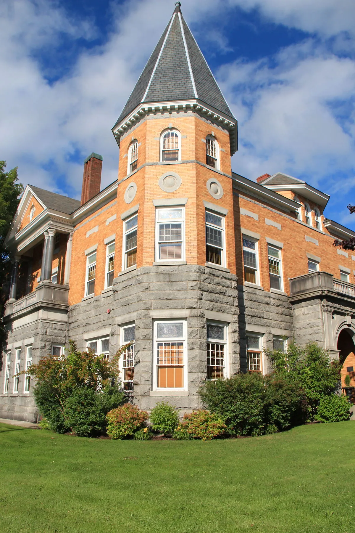 Haskell Free Library and Opera House - Wikipedia