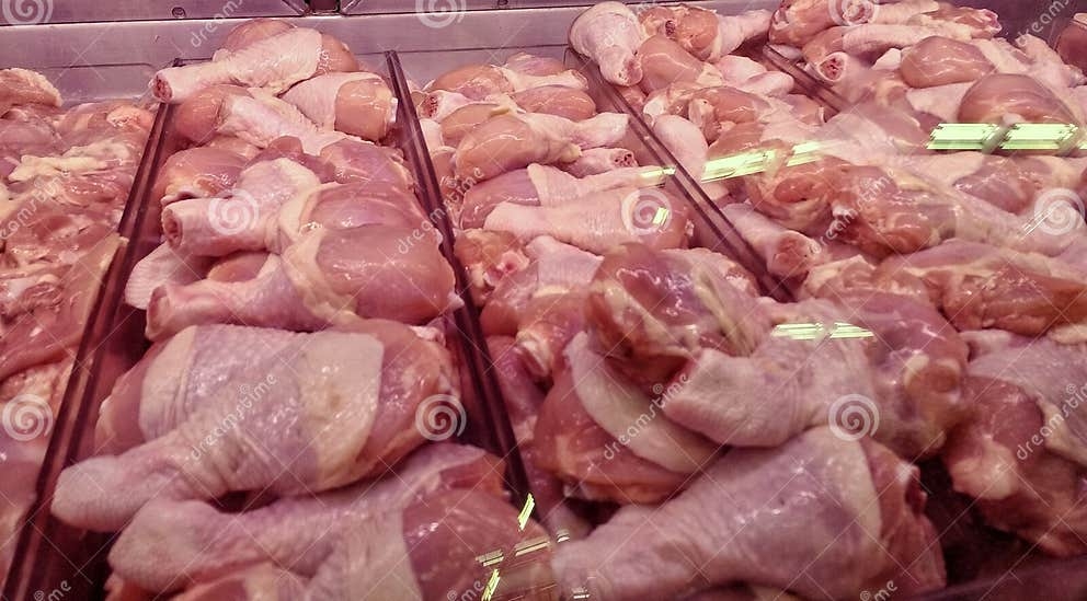 chicken-legs-supermarket-counter-pieces-white-meat-healthy-food-products-animal-origin-127535693