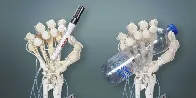 Scientists 3D print a robotic hand with human-like bones and tendons