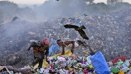 For India's garbage pickers, a miserable and dangerous job made worse by extreme heat