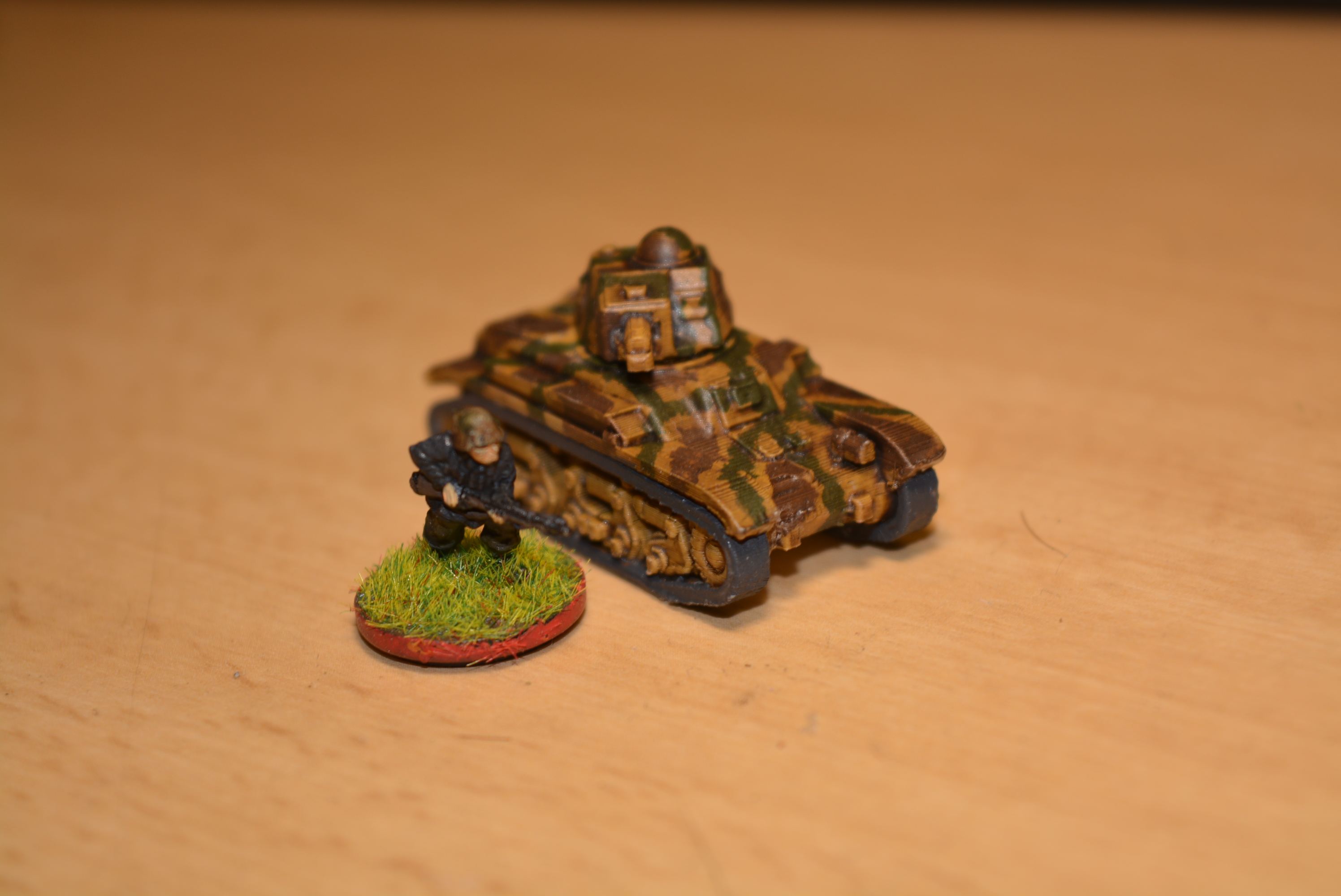 3d printed 15mm Renault tank