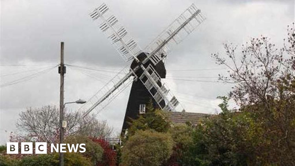 Kent County council to hand over windmills to save £150,000 a year