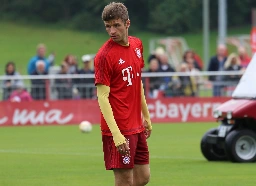 Müller leaves Bayern's training camp due to injury problems