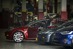 Tesla owners file class-action alleging repair, parts monopoly