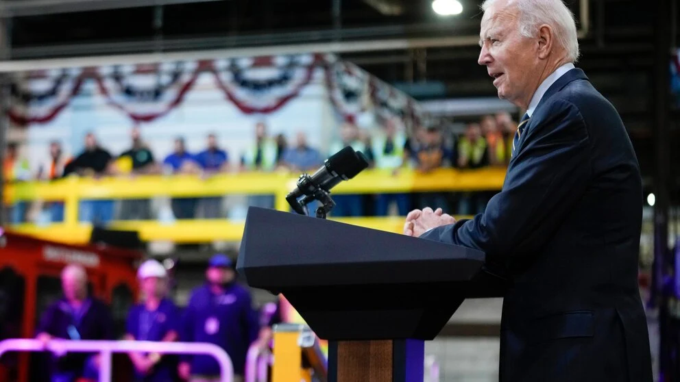 Biden goes into 2024 with the economy getting stronger, but voters feel horrible about it