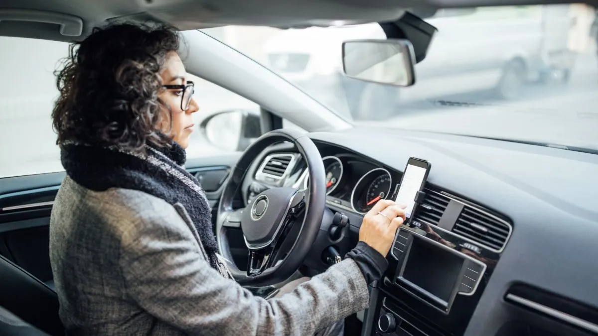 Judge rules it's fine for car makers to intercept your text messages | Malwarebytes