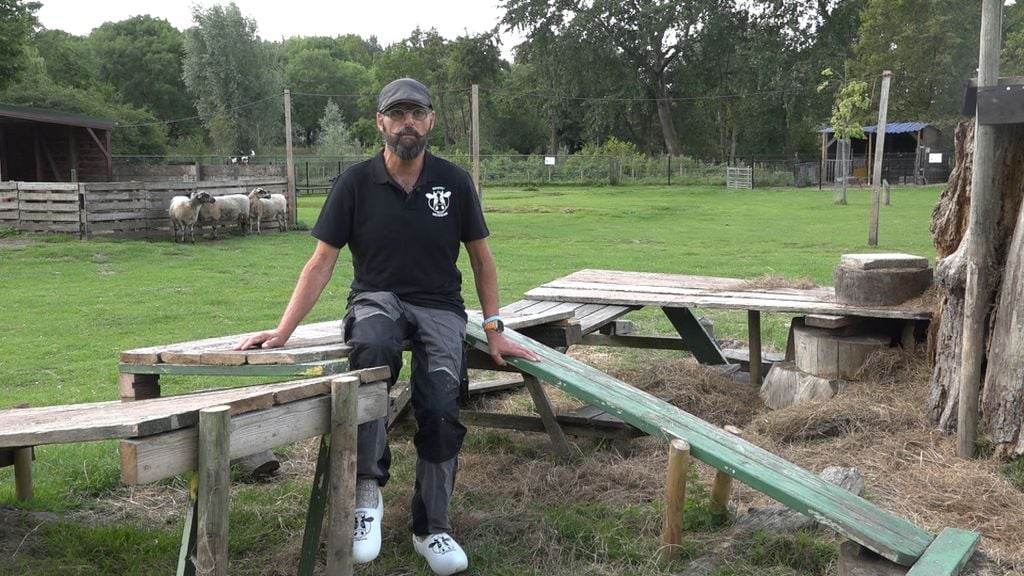 Amsterdamse boer loopt Vierdaagse op klompen