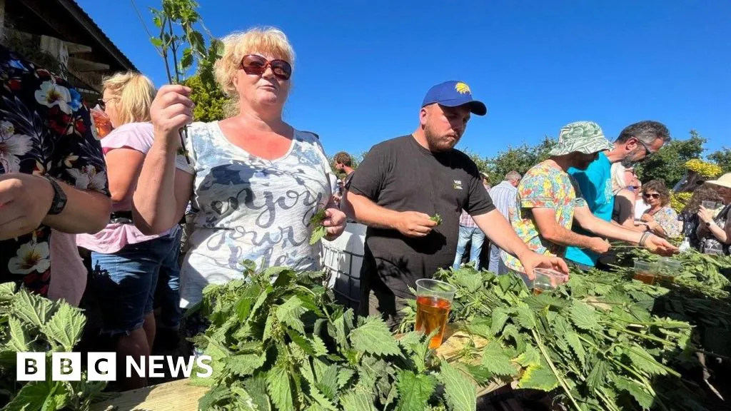 Nettle eating: Contestants gather for world championships