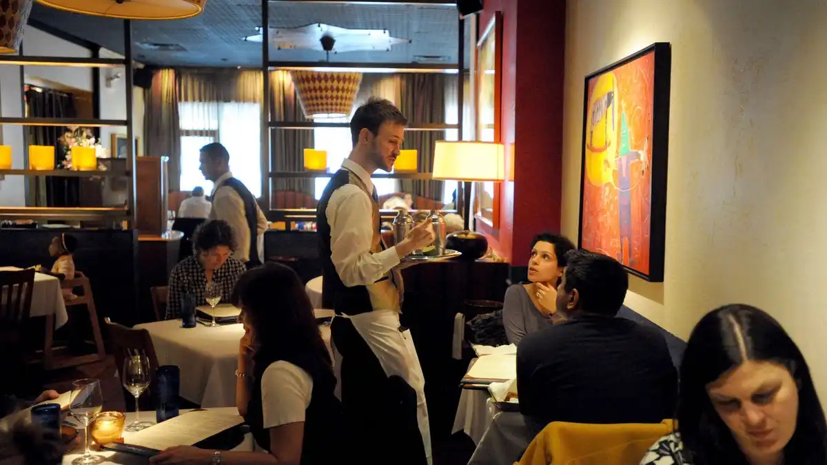 Historic change for tipped workers: Subminimum wage to end in Chicago restaurants, bars