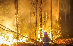 "Our luck will run out" as Australia barrels into bushfire season