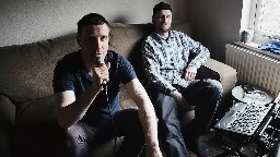 Sleaford Mods - Fizzy (NME Flat Session, 2014)