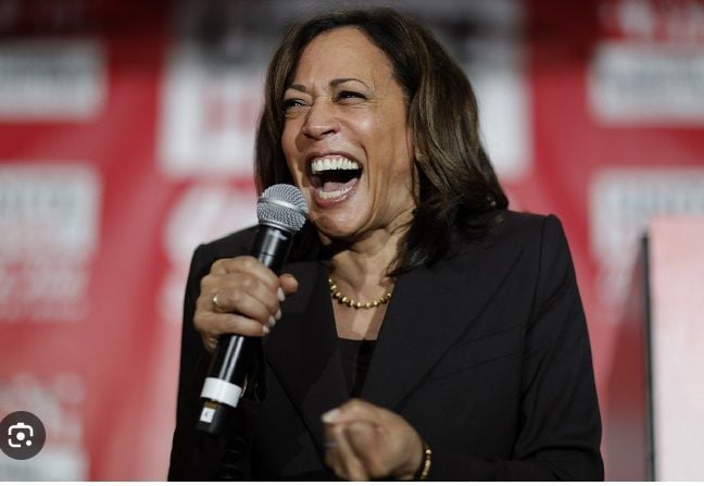 Patrick Lawrence - Kamala Harris e la "tirannia della felicità americana"