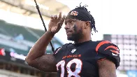 RB Mixon restructures deal to stay with Bengals