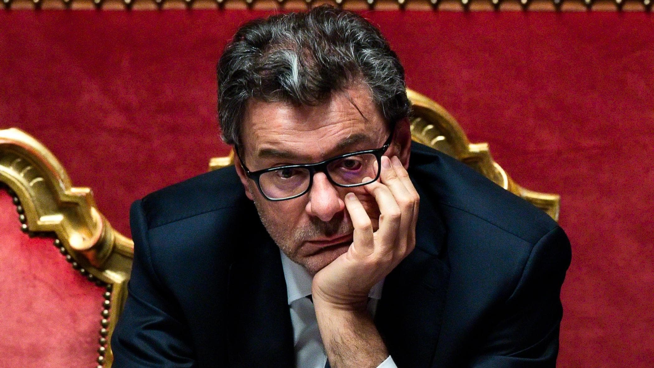 Canone Rai, Giorgetti: “Allo studio pagamento in utenze telefoniche”