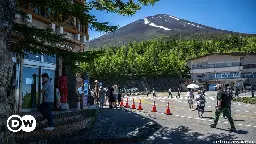 Japan: Deaths on Mount Fuji ahead of climbing season – DW – 06/27/2024