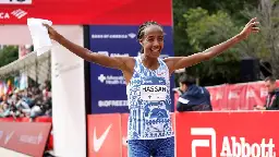 Sifan Hassan Wins the Chicago Marathon