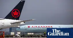 Disabled man drags himself off plane after Air Canada fails to offer wheelchair