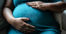 Births in the U.S. declined again and more pregnant women are going without prenatal care, a CDC report finds.