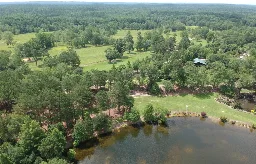 Pat Dye’s 415-acre Crooked Oaks Farm donated to Auburn University