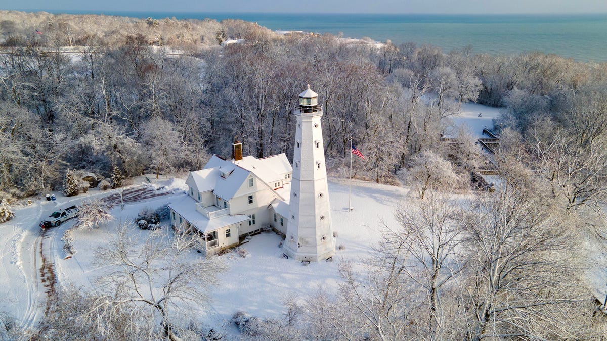 The snow and ice should start melting in Milwaukee early next week