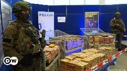 Germany: Hamburg police seize 2 tons of cocaine worth €100M – DW – 09/27/2024