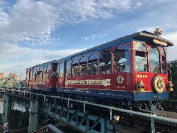 DisneySea Electric Railway @ Tokyo DisneySea (+3 pics) (OC) - Lemmy.World