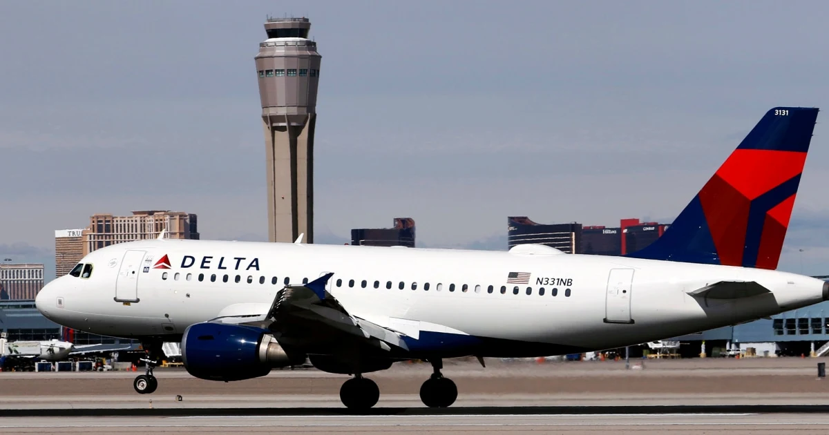 Delta passengers fall ill while stuck on tarmac for hours during blistering Las Vegas heatwave