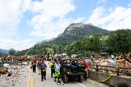 Armed Militia "hunting FEMA" causes hurricane responders to evacuate—report