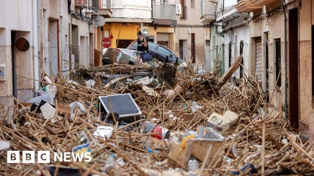 Timing of Spain flood alert under scrutiny as blame game rages