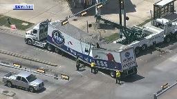 Kroger big rig loses cargo at intersection of West 43rd and Ella Boulevard, police say