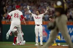 Nick Castellanos walks it off in the ninth to complete Phillies’ comeback against Padres