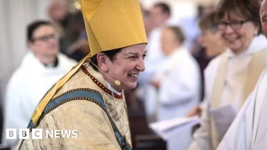 Bishop accused of bullying begins return to work